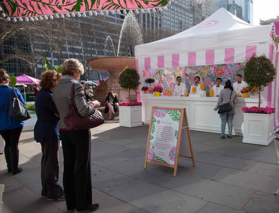 粉粉少女心的快闪店活动怎可能不受欢迎,开门几小时就卖断货