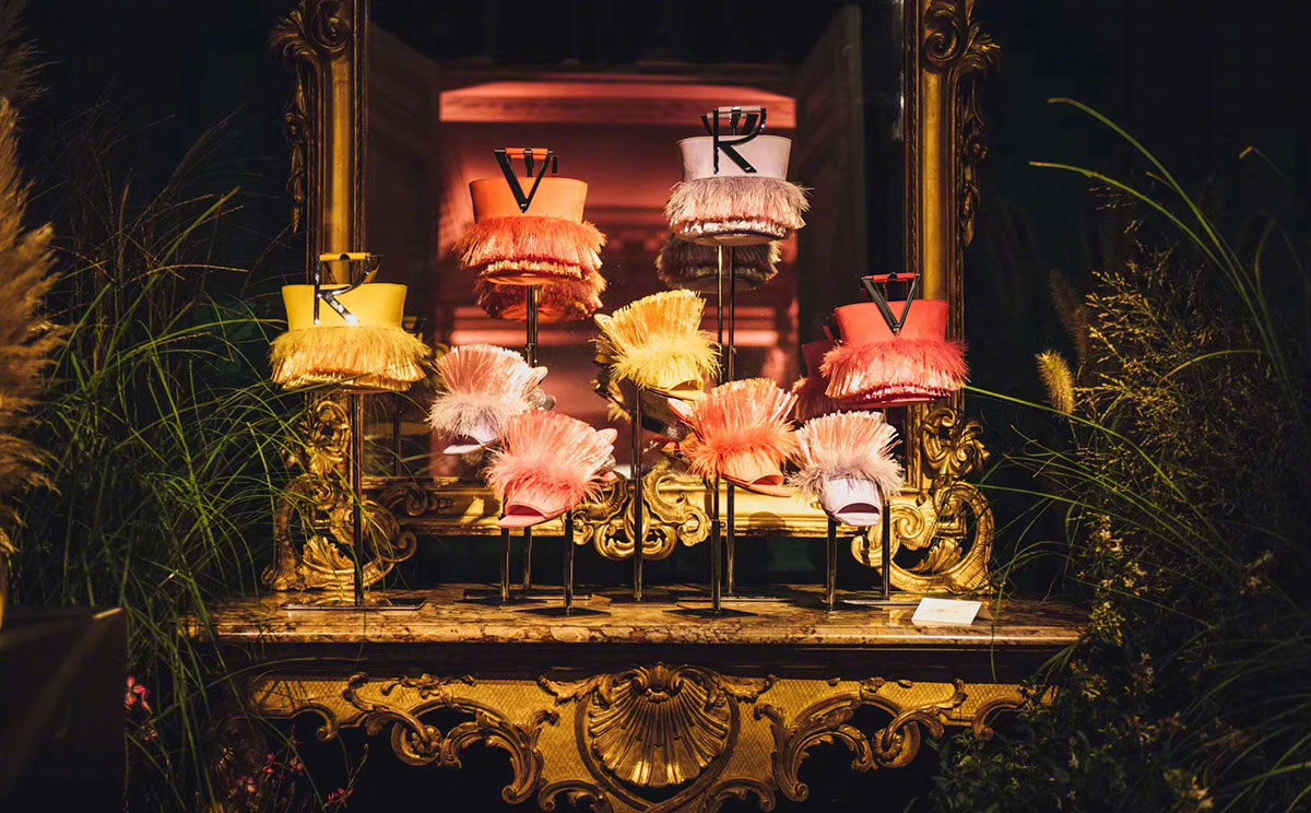 穿梭在梦境与现实的时装发布展览活动营造的绮丽世界美女好多啊