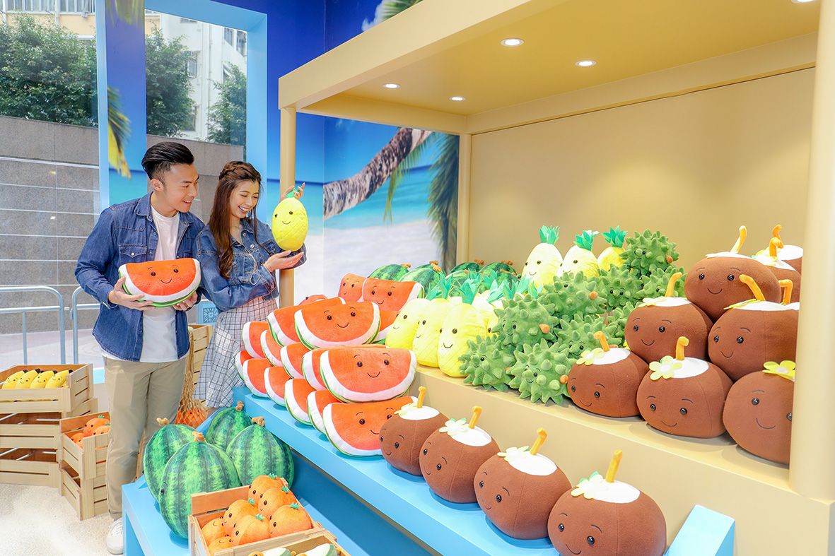 多国特色快闪店展览活动设计逼真，重视当地文化，环球打卡的热点