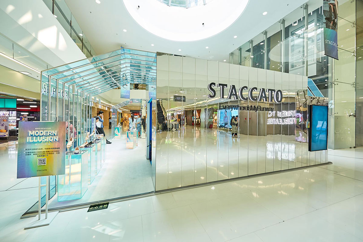 破次元水晶密室的快闪店展览活动,神秘人鱼色打造了奇趣梦幻场景