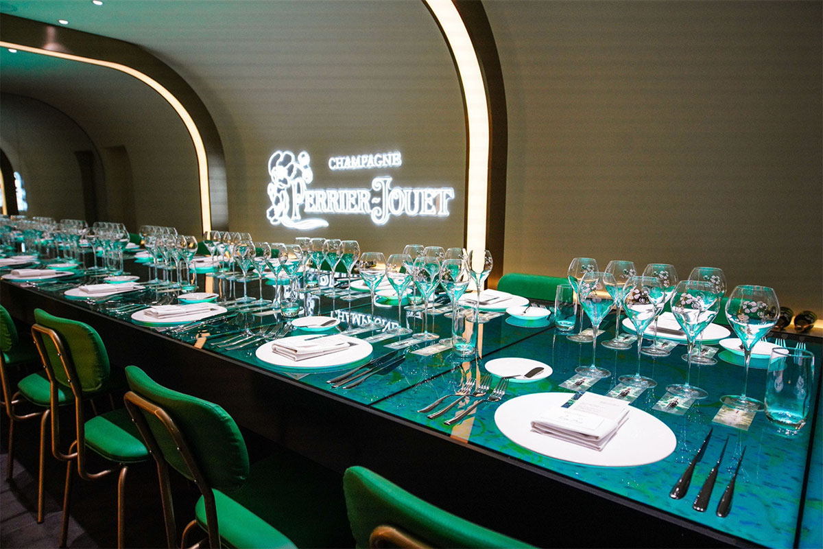 魅力香槟打造限时艺术快闪展览活动空间,沉浸式感官体验更精致