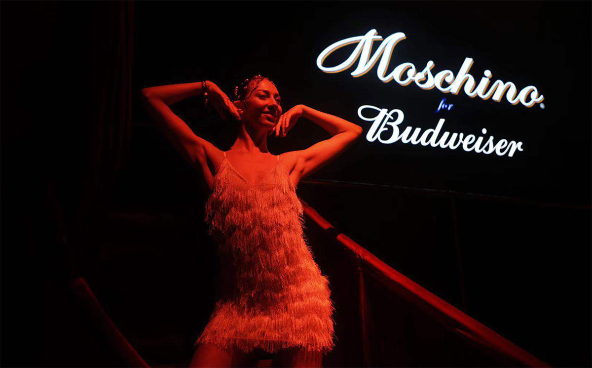 跨界新时尚，潮流快闪式发布会活动为高级时装圈注入新灵感