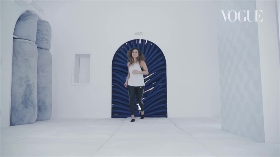 体验式发布会活动策划了一条旋转滑梯，瞬间童年感爆棚