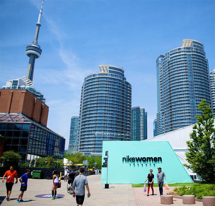 3万平方英呎的快闪活动空间站来了，交互式和3D路线图策划了任何空间