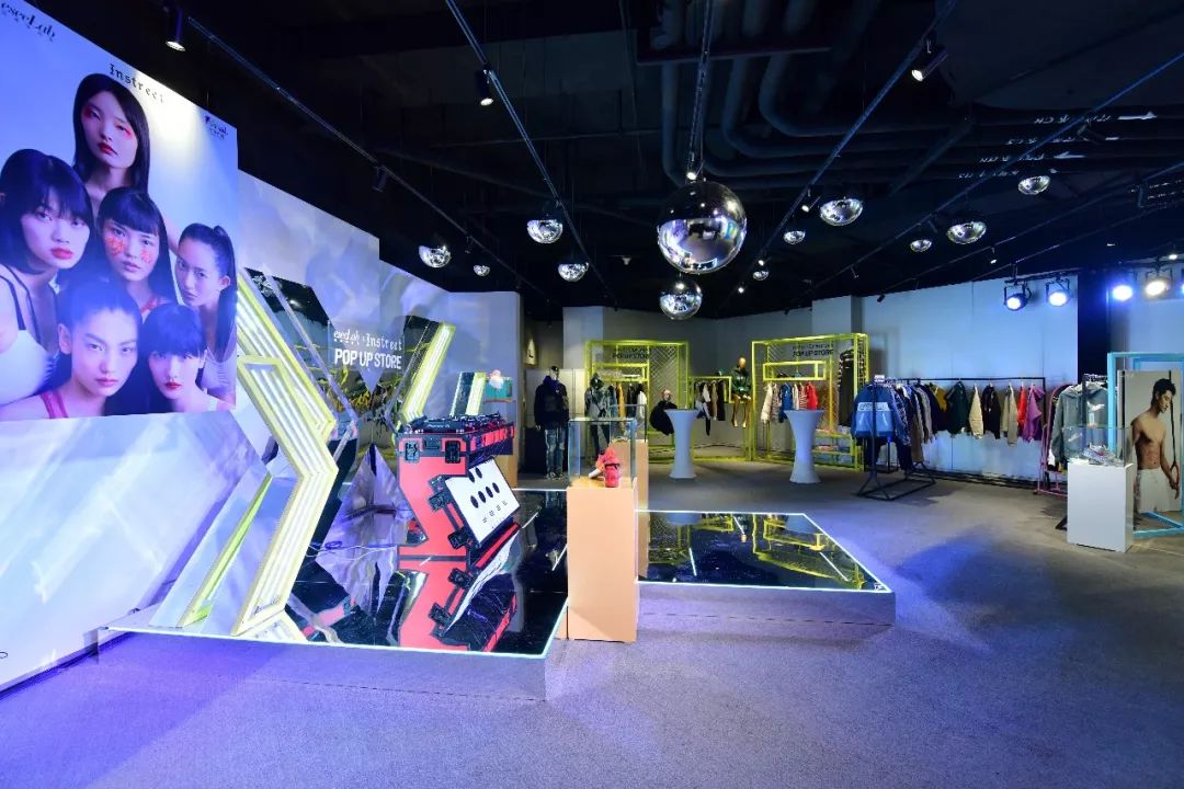 潮流打卡list带你亲身体验超模时装秀活动,感受超模的日常