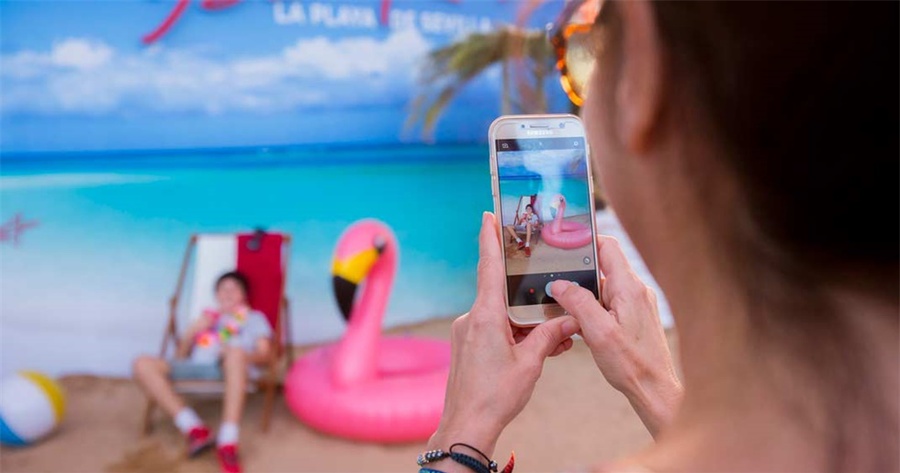 夏日快闪店营销活动海滩风很足,一起去沙滩上喝一杯吧