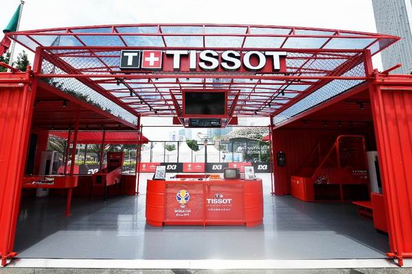 FIBA城市冠军篮球城市巡回快闪式展览活动策划了一场有趣的对决赛