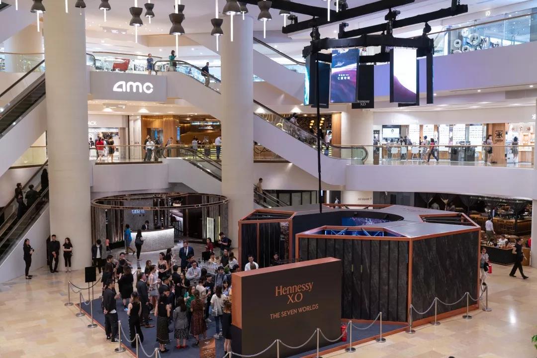 不同的创意视角和感官体验，这个艺术快闪展览活动诠释了七重品鉴体验