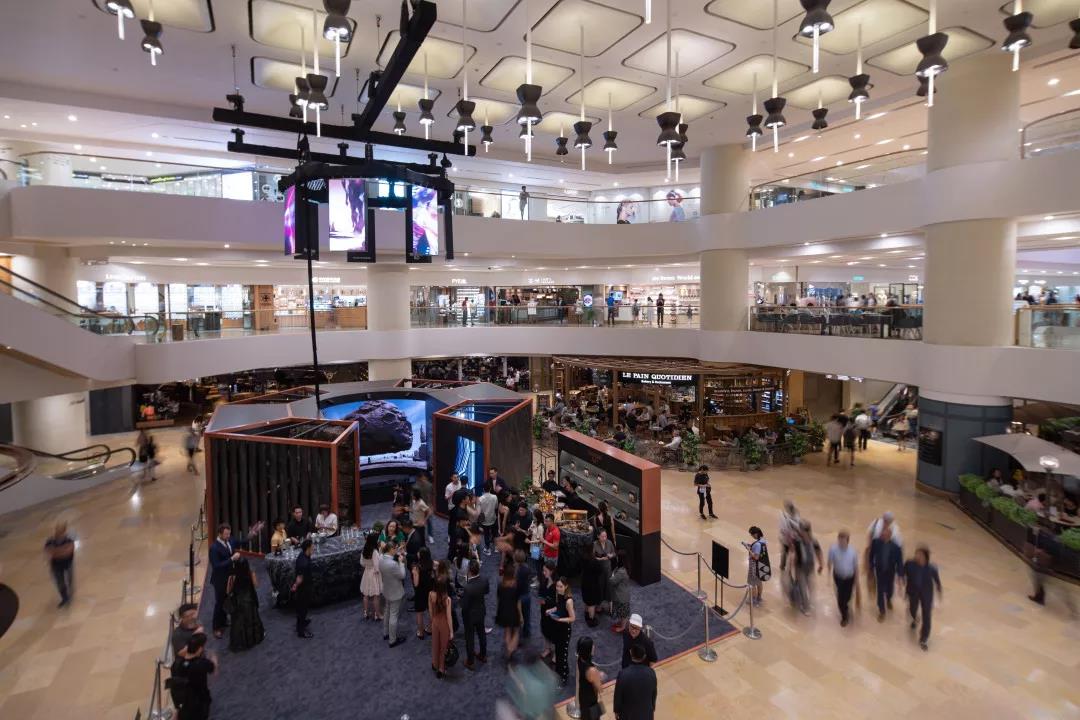 不同的创意视角和感官体验，这个艺术快闪展览活动诠释了七重品鉴体验