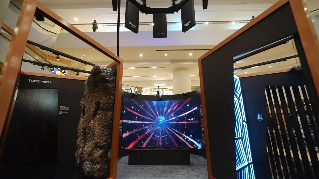 不同的创意视角和感官体验，这个艺术快闪展览活动诠释了七重品鉴体验