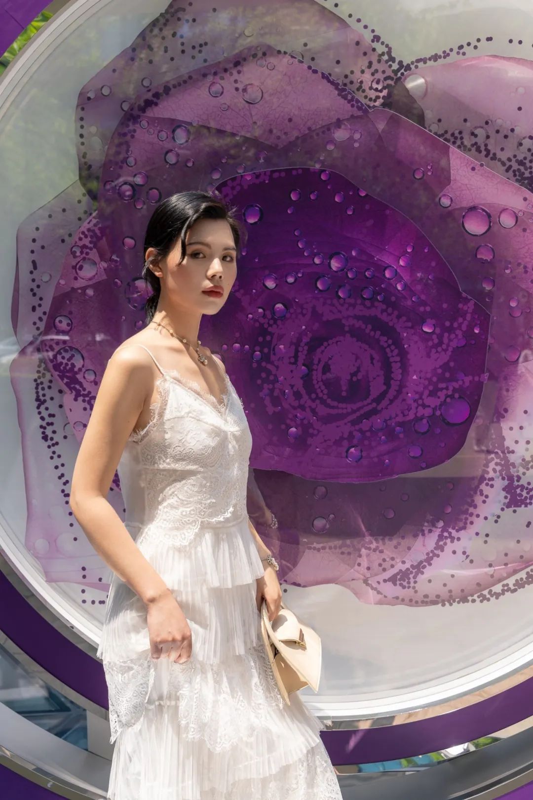 魔都这个黑玫瑰美妆快闪店展览活动占据了五一假期的眼球