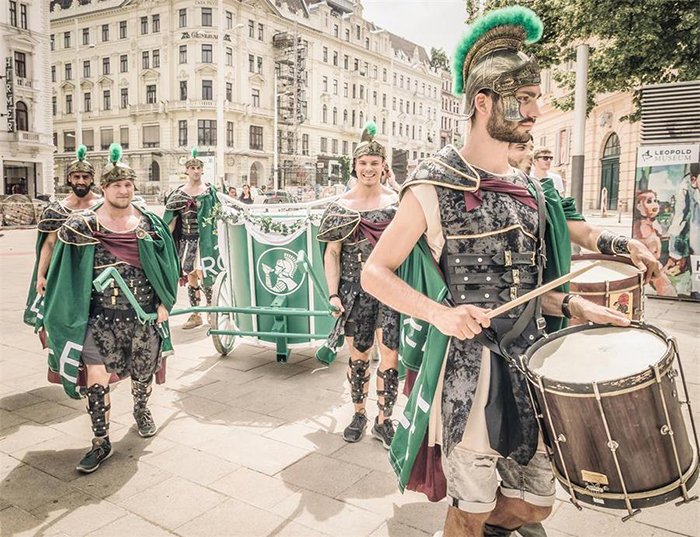 快闪式推广活动策划的这场环保英雄保卫战，回收集装箱是个不错的创意