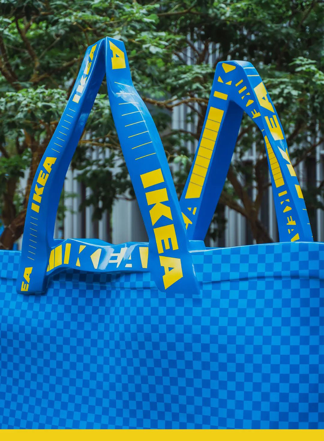 宜家快闪店展览活动自带吸睛特效，蓝色购物袋甚是撩人