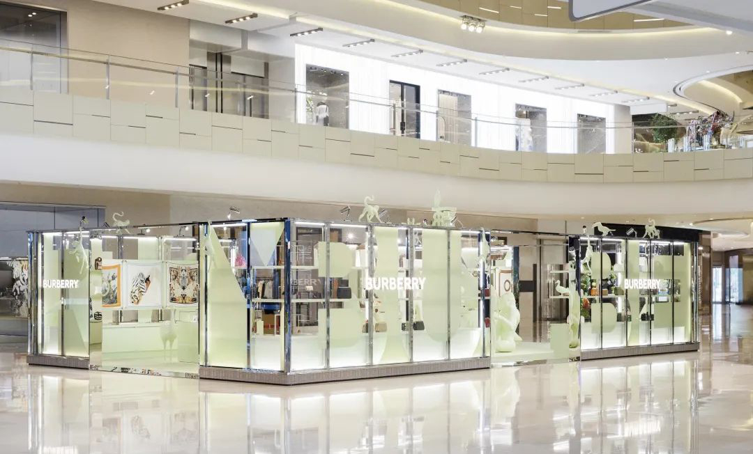 BURBERRY动物主题的快闪店活动策划的这群小动物太可爱热闹了