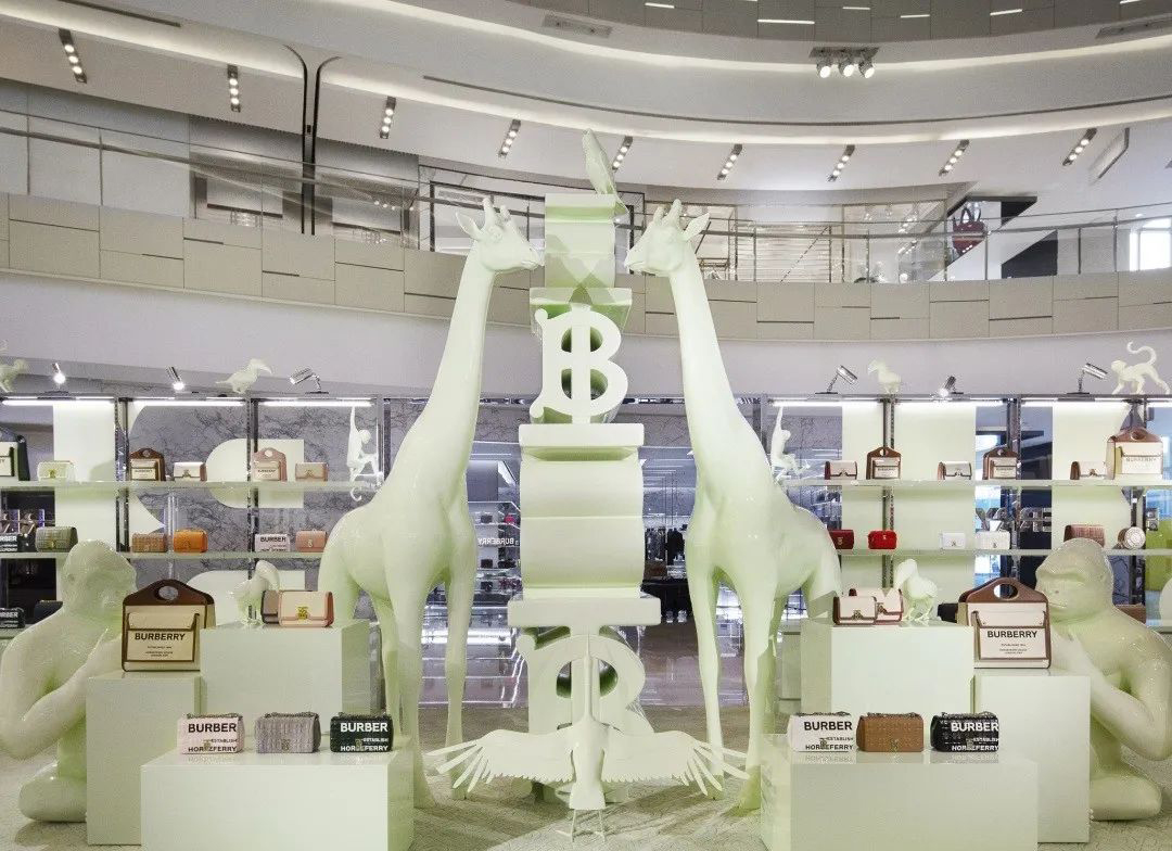 BURBERRY动物主题的快闪店活动策划的这群小动物太可爱热闹了