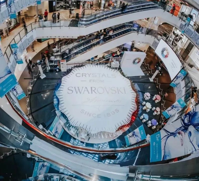 施华洛世奇快闪展览活动策划的3款定制水晶元素装饰画实力圈粉