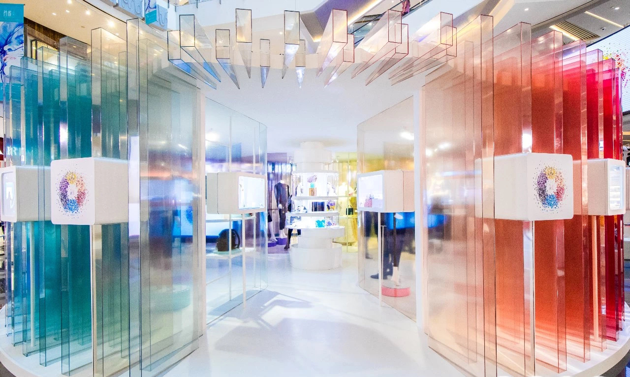 施华洛世奇快闪展览活动策划的3款定制水晶元素装饰画实力圈粉