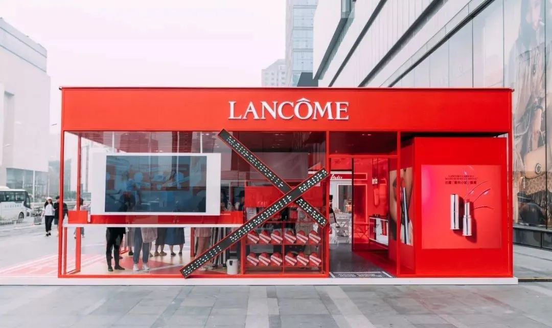 大爱兰蔻樱桃红的快闪店展览活动策划，颜值更是满分标准