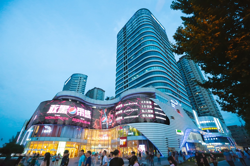 敢黑带感快闪店展览活动，百事潮酷“大黑盒”打造网红新地标