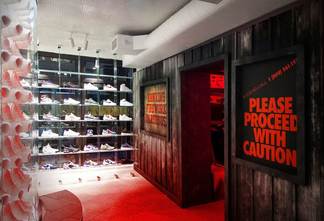 NIKE与STRANGER THINGS联名快闪活动策划的“炸毁”元素够燃