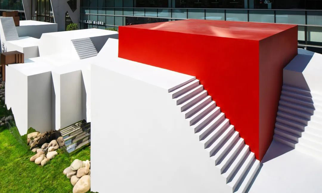 曼陀罗之丘快闪式主题展览活动装置，悬浮于都市的理想城