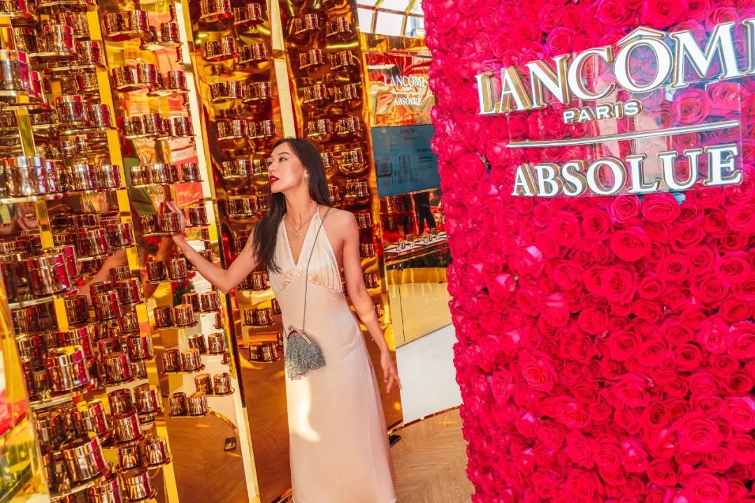 兰蔻数万朵玫瑰的快闪活动策划再次霸屏朋友圈