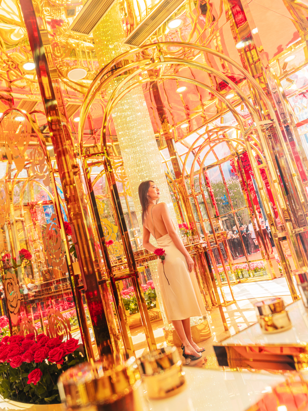 兰蔻数万朵玫瑰的快闪活动策划再次霸屏朋友圈