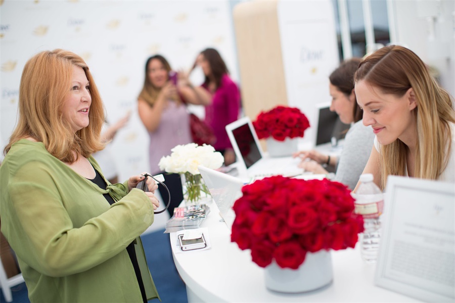 多芬新品体验快闪活动策划让女性享受了48小时的异味和湿度保护