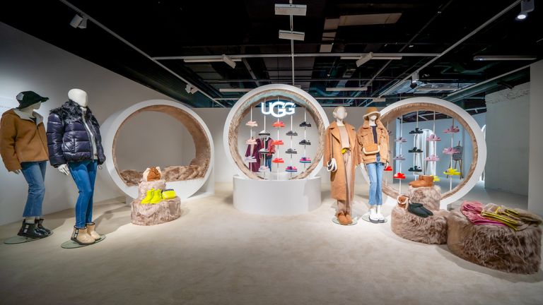 UGG®策划了一场跳脱色彩的「纵“茸”空间」快闪店活动,太舒适了