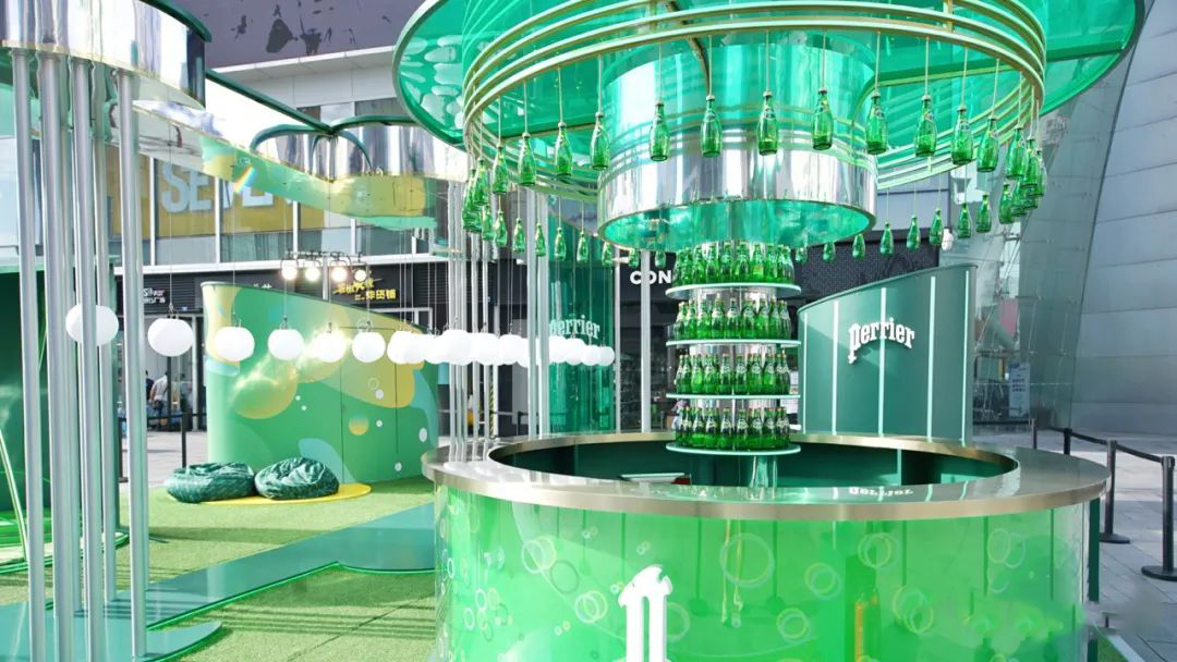 Perrier巴黎水巴适泡一夏快闪店活动策划了一个沉浸式的泡泡世界