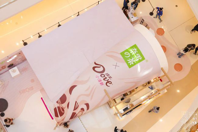 WOW！奈雪x德芙Q弹宝密局快闪活动策划让你一秒化身特工