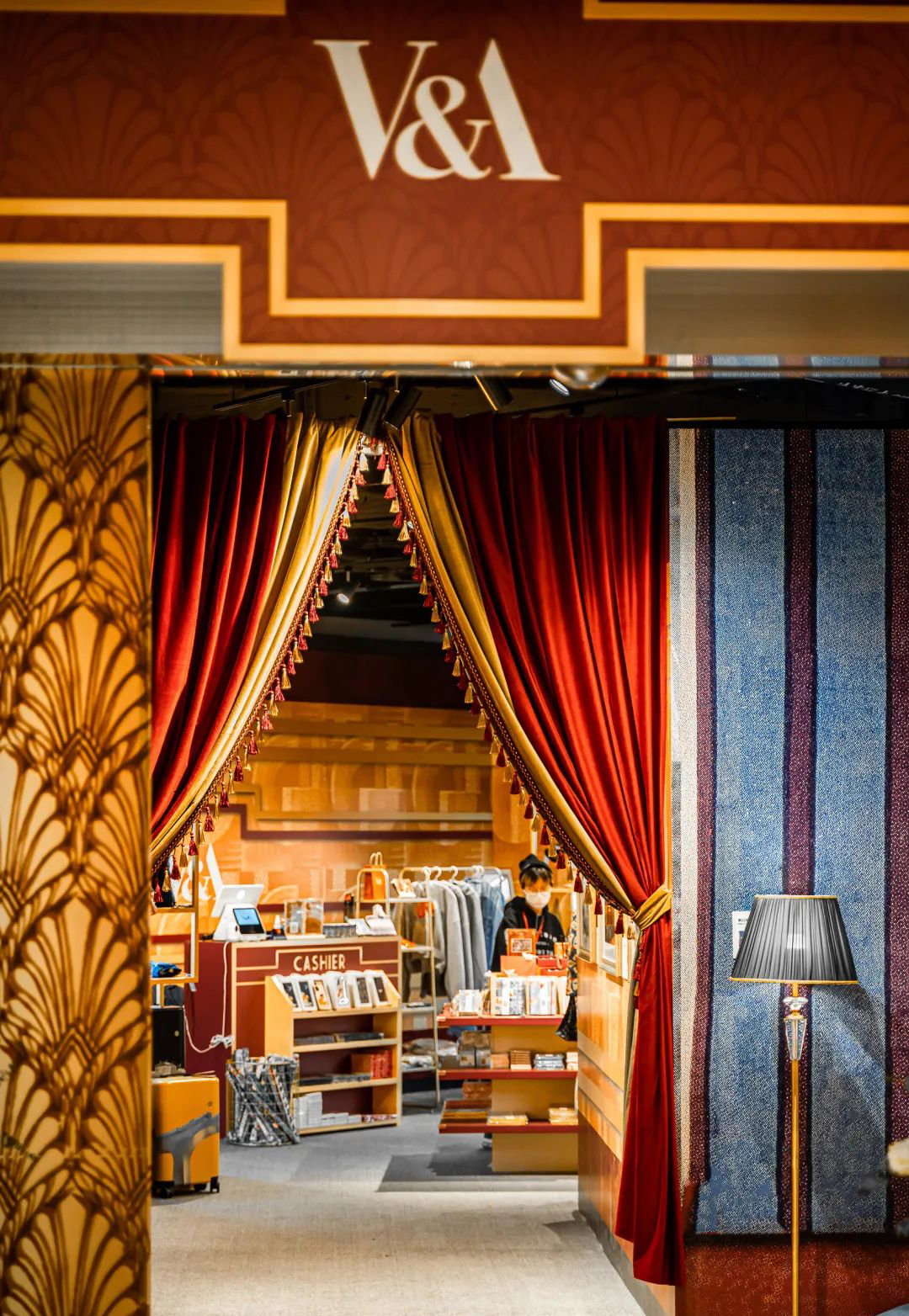 华丽复古的V&A“拾光酒店”快闪店活动策划，重回璀璨黄金年代