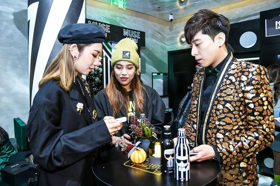 夜猫子年轻潮玩体验活动策划，黑白元素尽显时尚审美