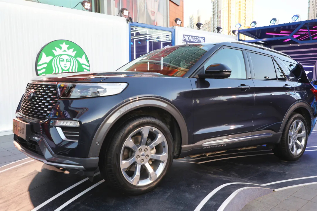 这个宝藏式的跨界快闪店活动策划满满的美式公路文化