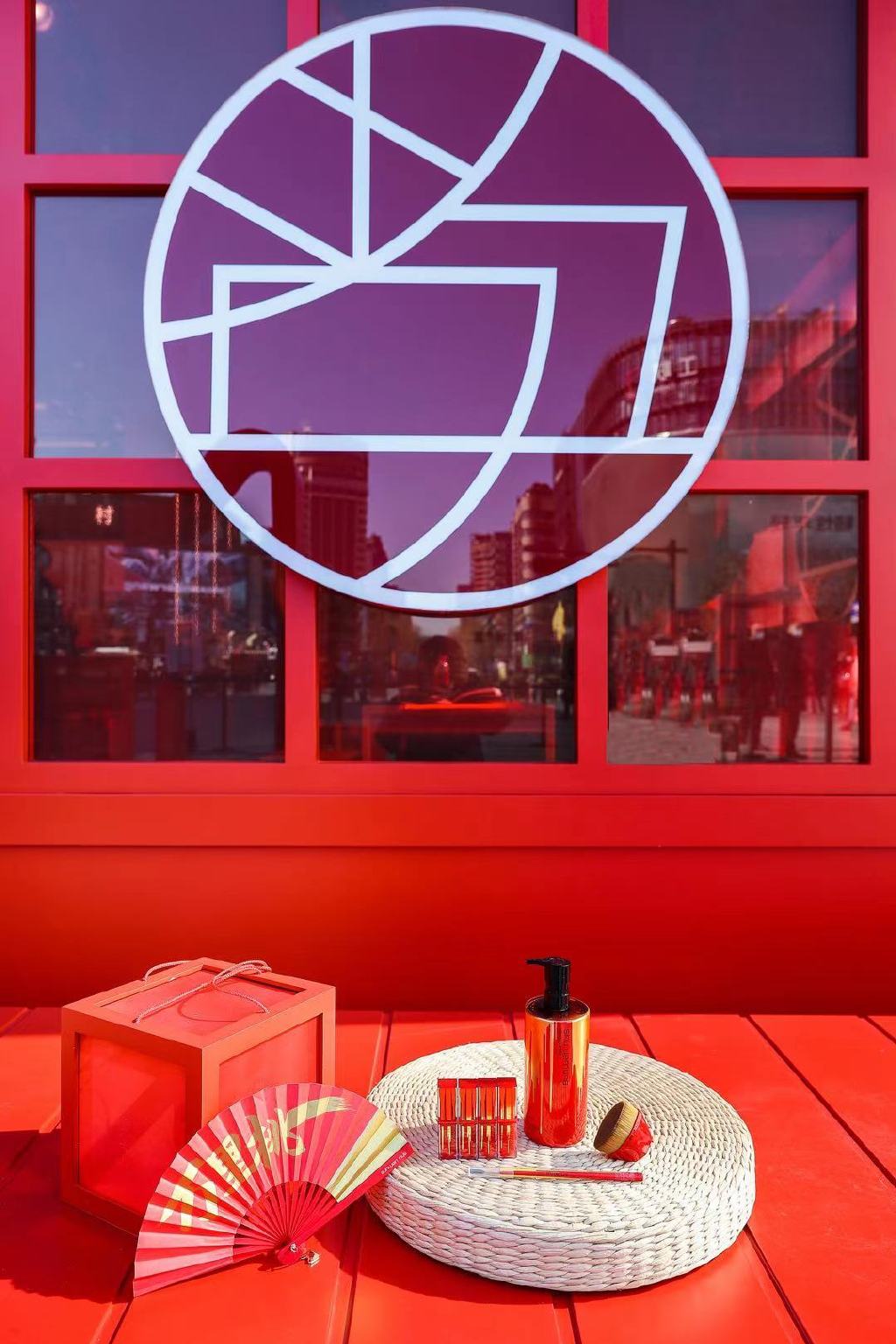 红金辉映 万里挑一|植村秀携手天猫超级品牌日快闪活动策划高调迎新