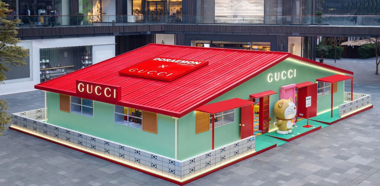 哆啦A梦×Gucci联名快闪活动策划打造了一个漫画风格的探索空间
