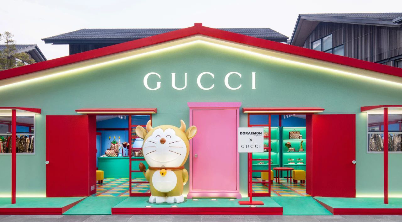 哆啦A梦×Gucci联名快闪活动策划打造了一个漫画风格的探索空间