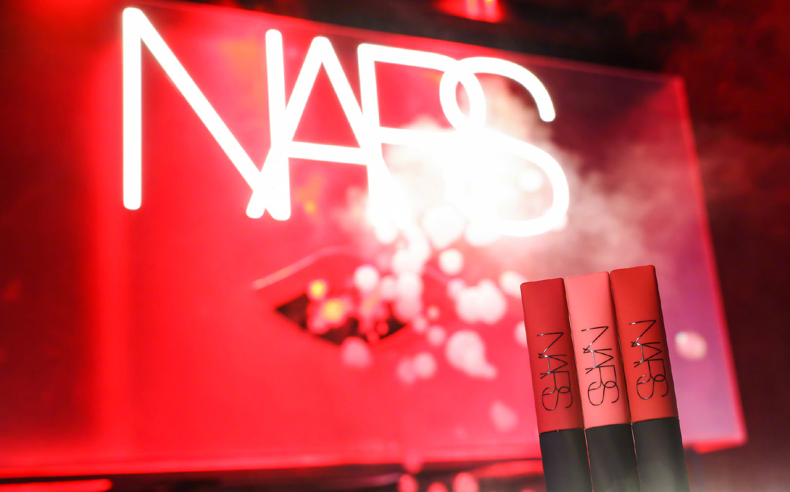 NARS首个「AIR MATTE飞吻空间站」快闪店活动策划创意斐然