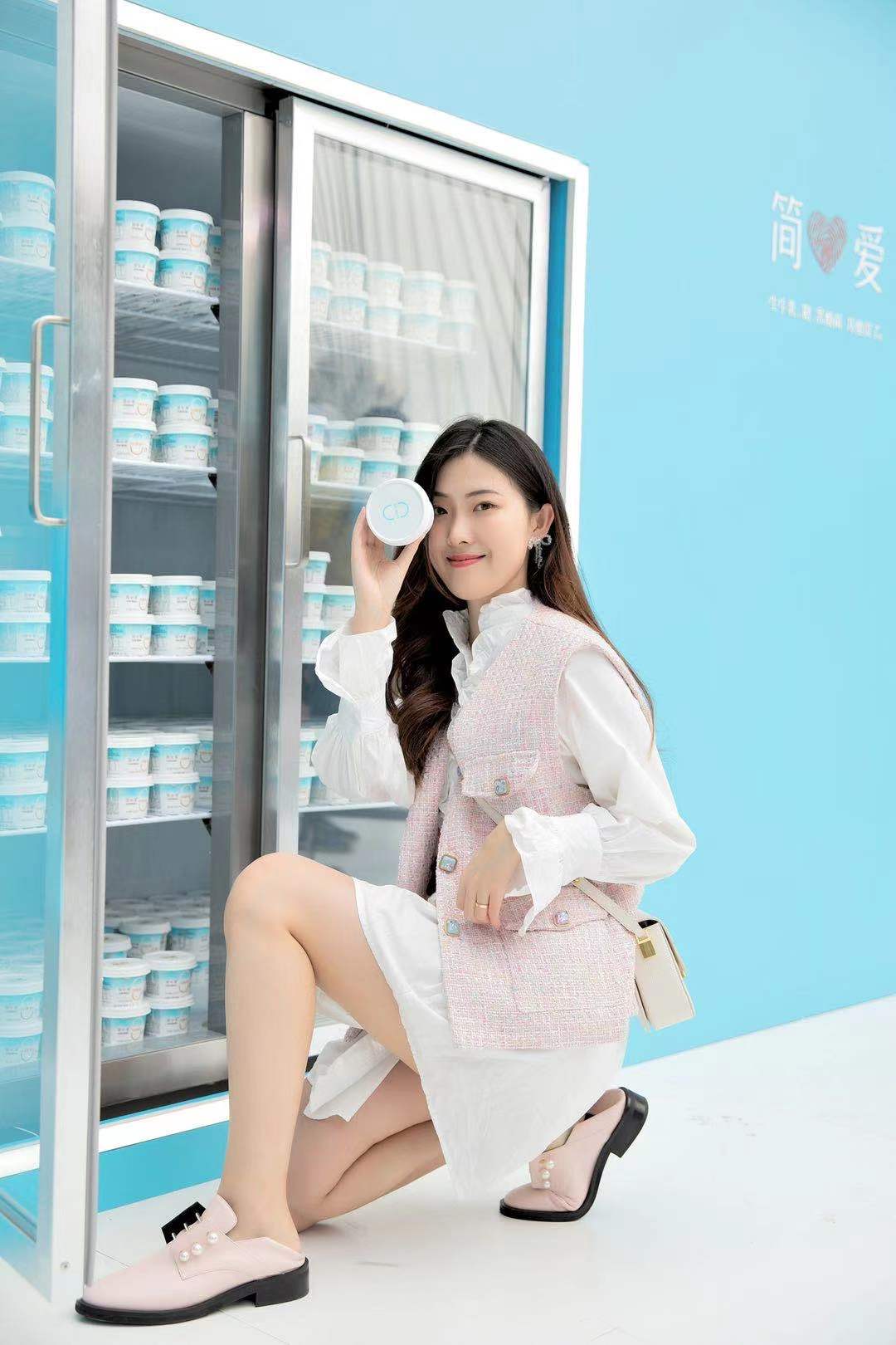 简爱酸奶快闪店活动策划0距离深度体验互动持续引爆深圳人的社交平台