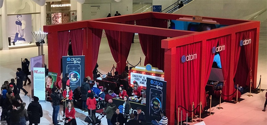 快闪式的“原子飞行剧院”体验活动策划燃爆了纽约肯尼迪国际机场