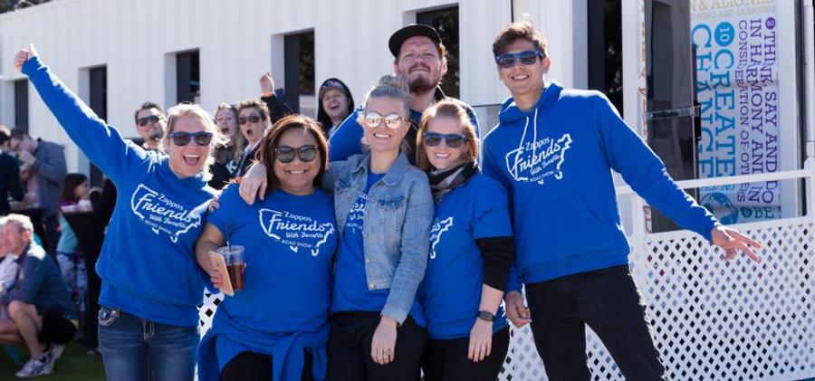 Zappos（美捷步）巡回推广活动策划旨在回馈当地社区的消费者