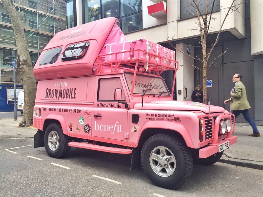 移动修眉吧快闪式巡回活动策划通通为你解决任何眉毛问题