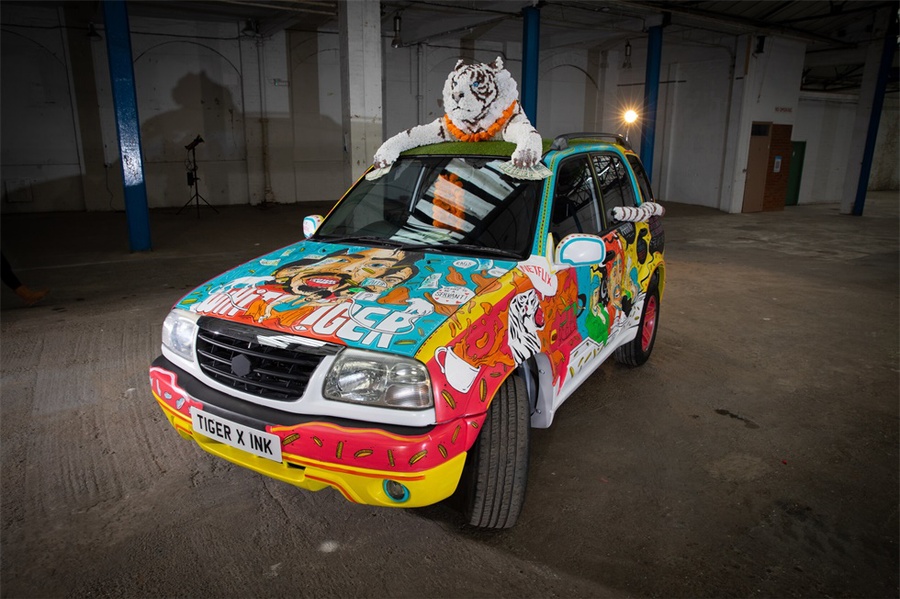 电影线下推广活动策划把「白虎」安到了出租车上了,酷酷酷!