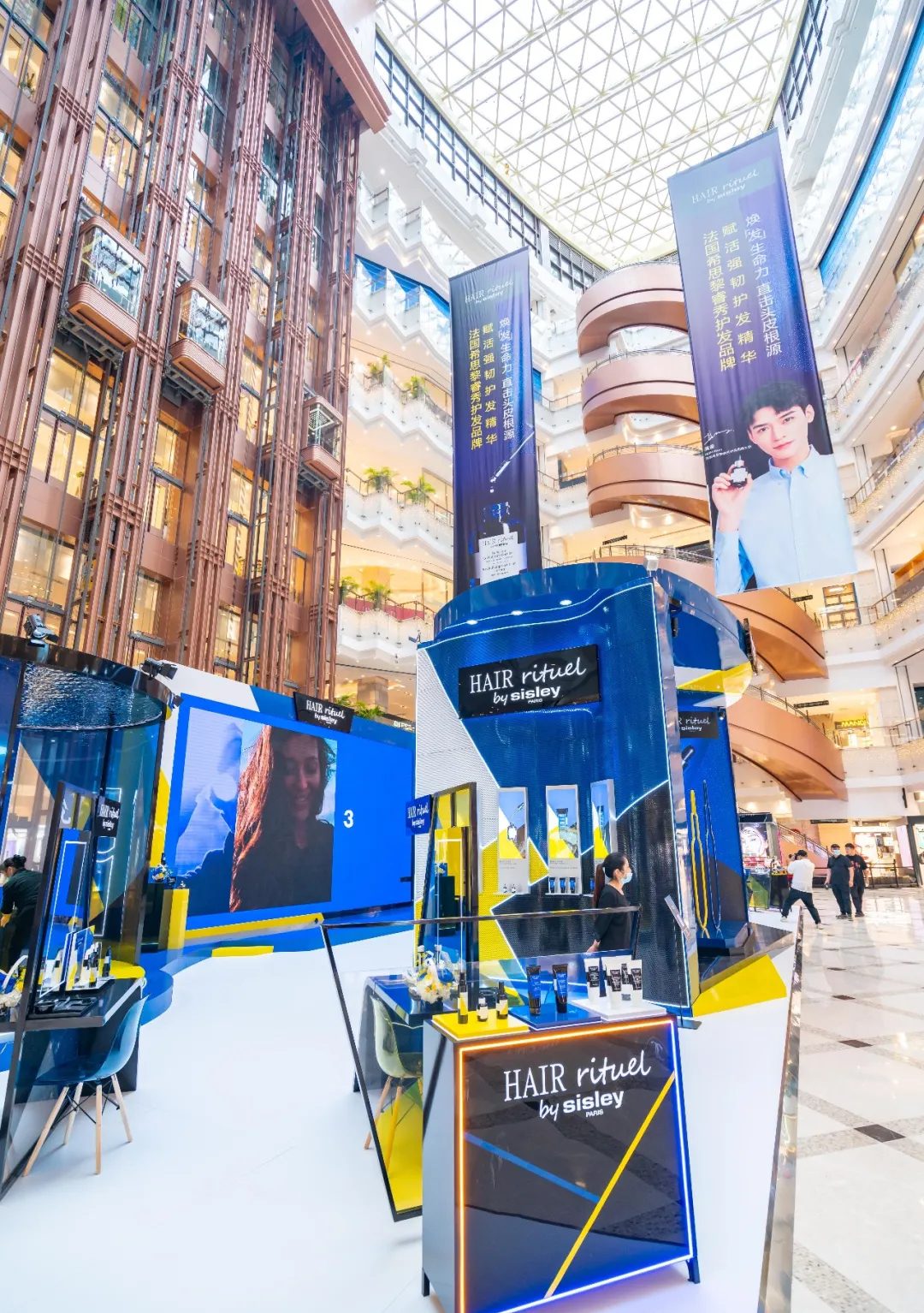 希思黎睿秀焕“发”艺境之旅，活动策划三大趣味互动区惊喜连连