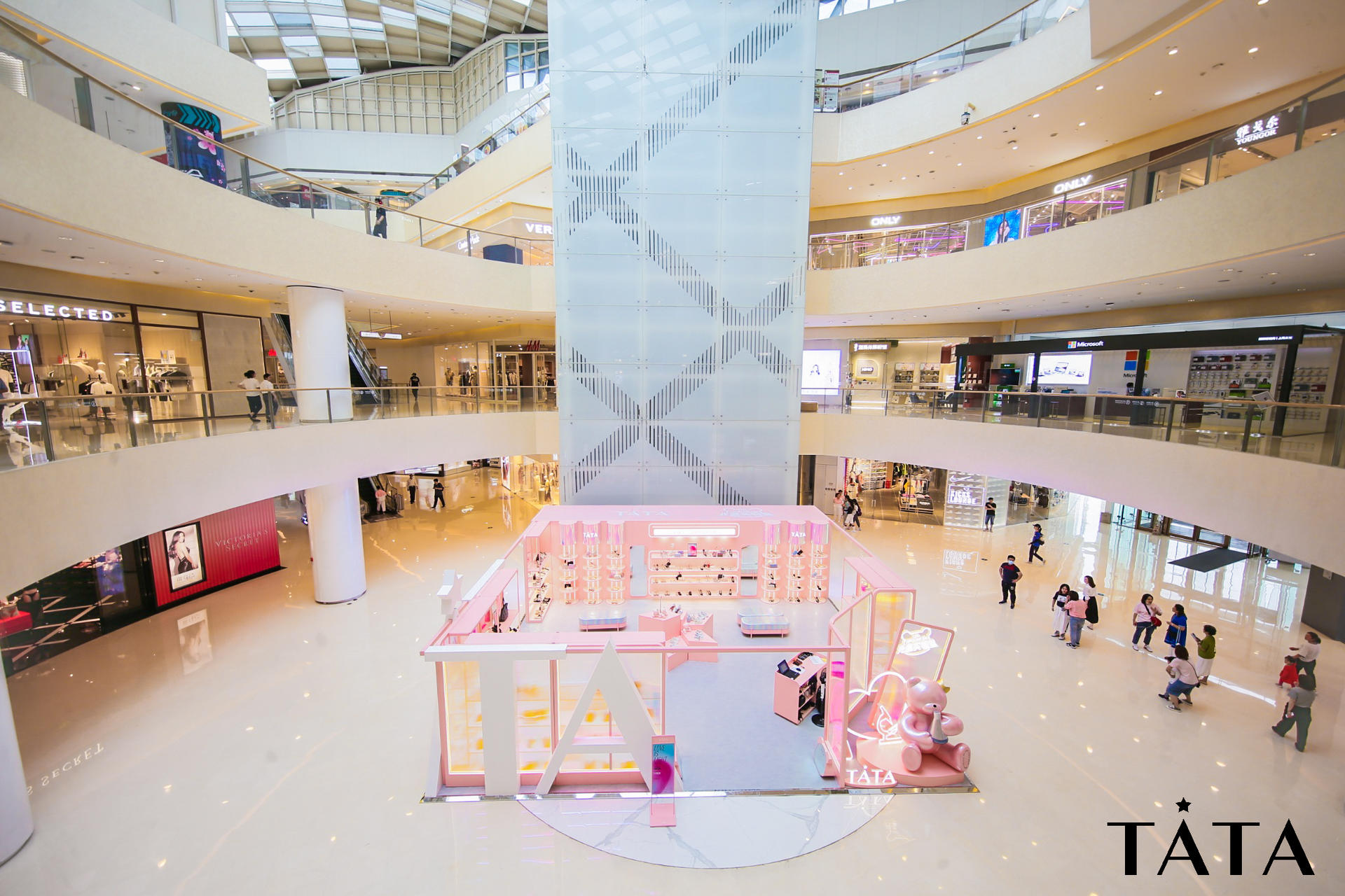 TATA打造LOVE&LIGHT LAB光「盒」实验室快闪店活动策划，炫彩光影