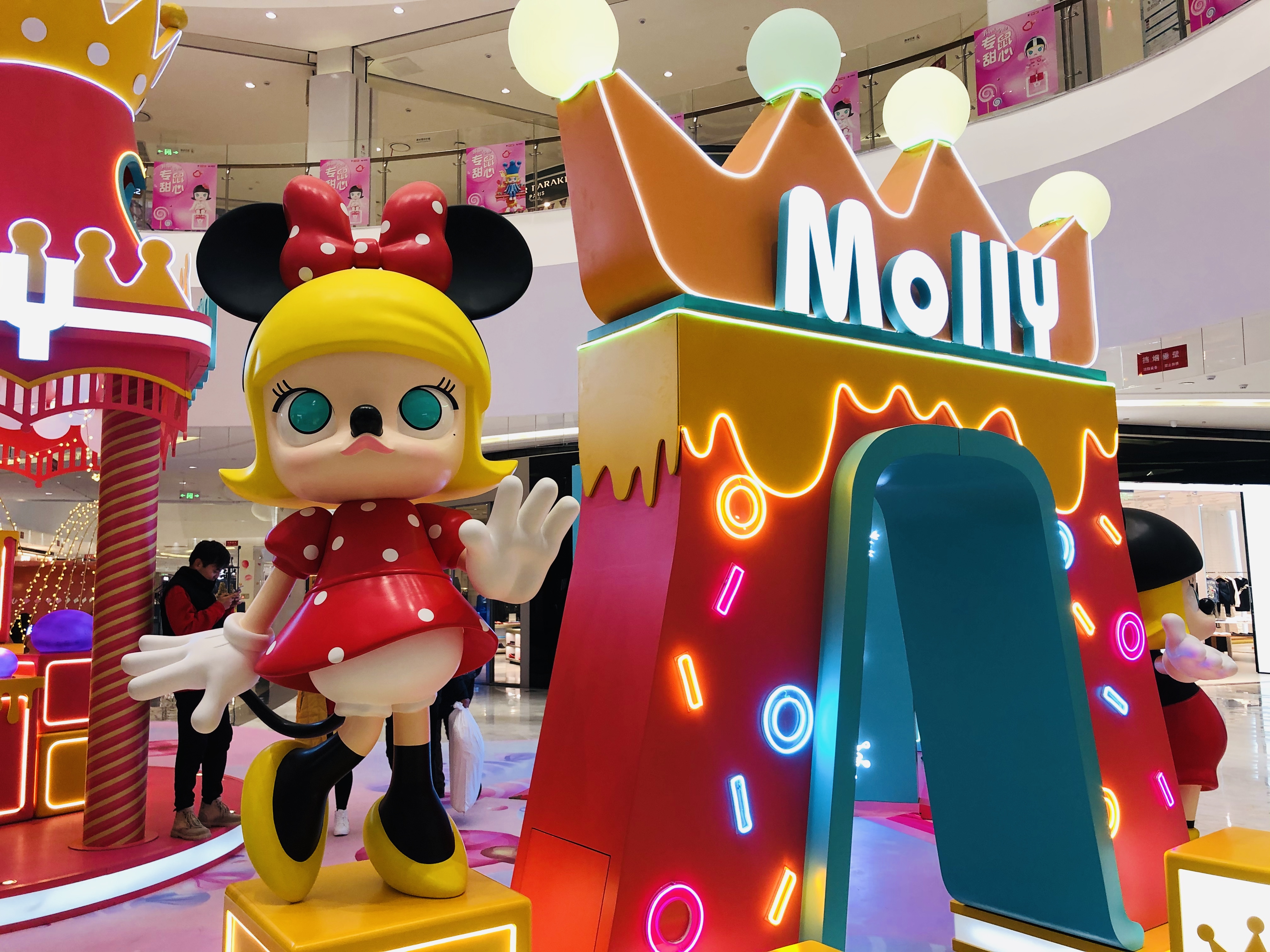 兰州中心圣诞MOLLY|空间|展陈设计|辉联文化 – 原创作品