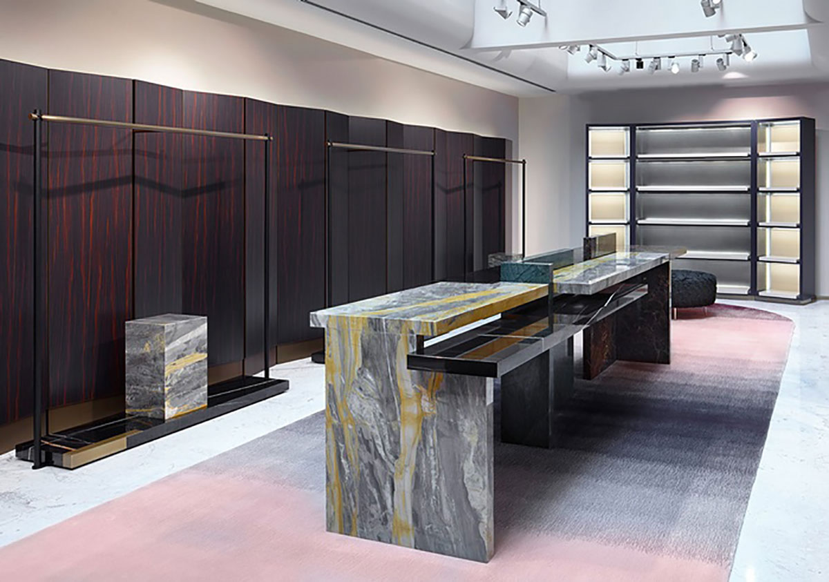 这个空间设计用新古典主义的形势诠释着时尚成熟绅士之范