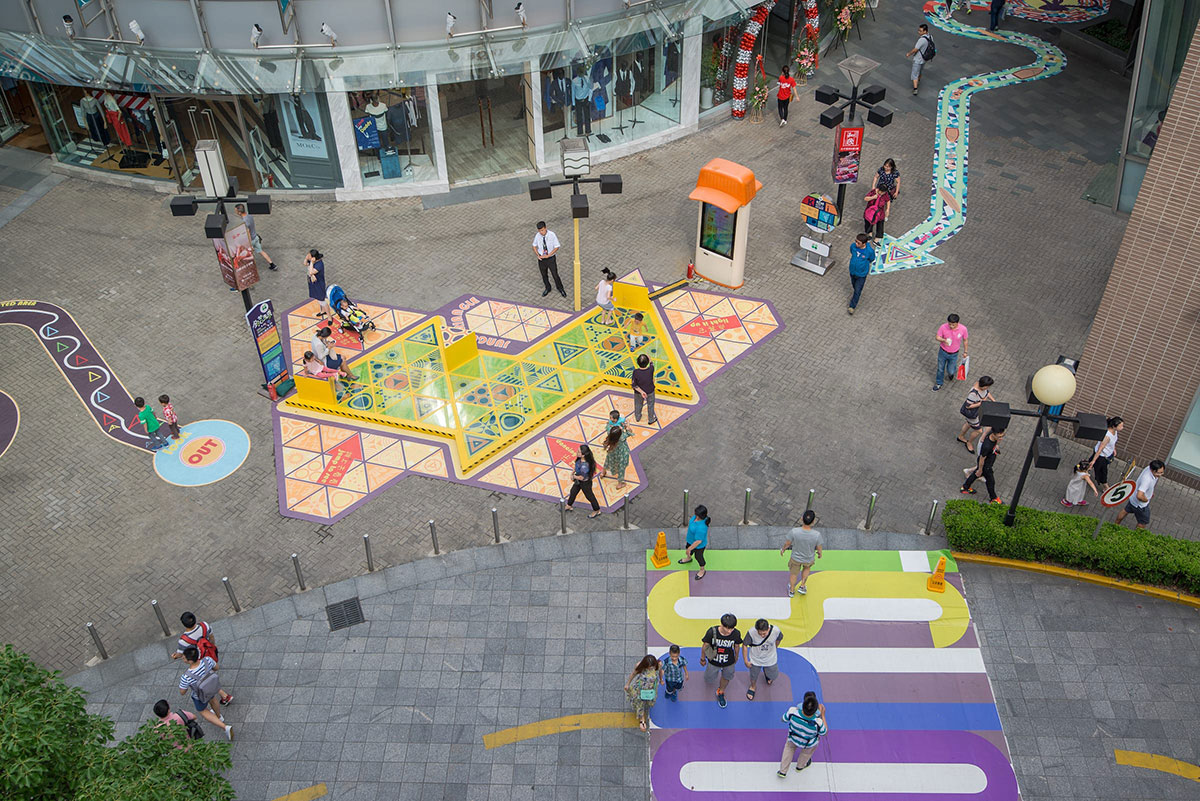 商场美陈Triangle Tango让游客停驻，强化了与家人朋友的互动