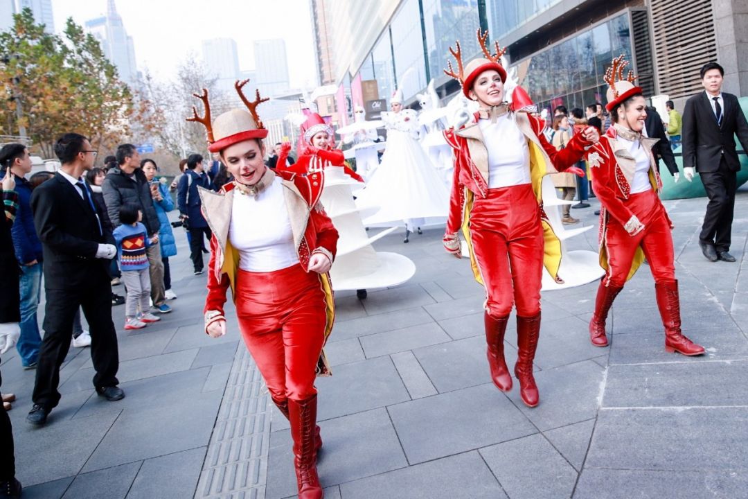 坐上CLAP CLAP列车探索精彩，感受周年庆典的焕然声动吧