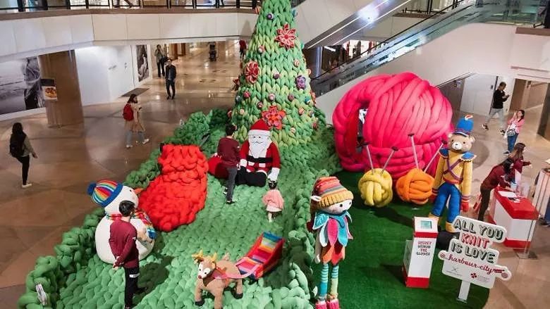 织爱送暖的圣诞美陈快闪店，巴西艺术家送上暖暖的手作艺术装置